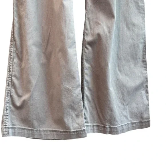 Abercrombie & Fitch Womens Gray Bootcut Chino Trousers Low Rise Pleated Size 4 - Picture 6 of 9